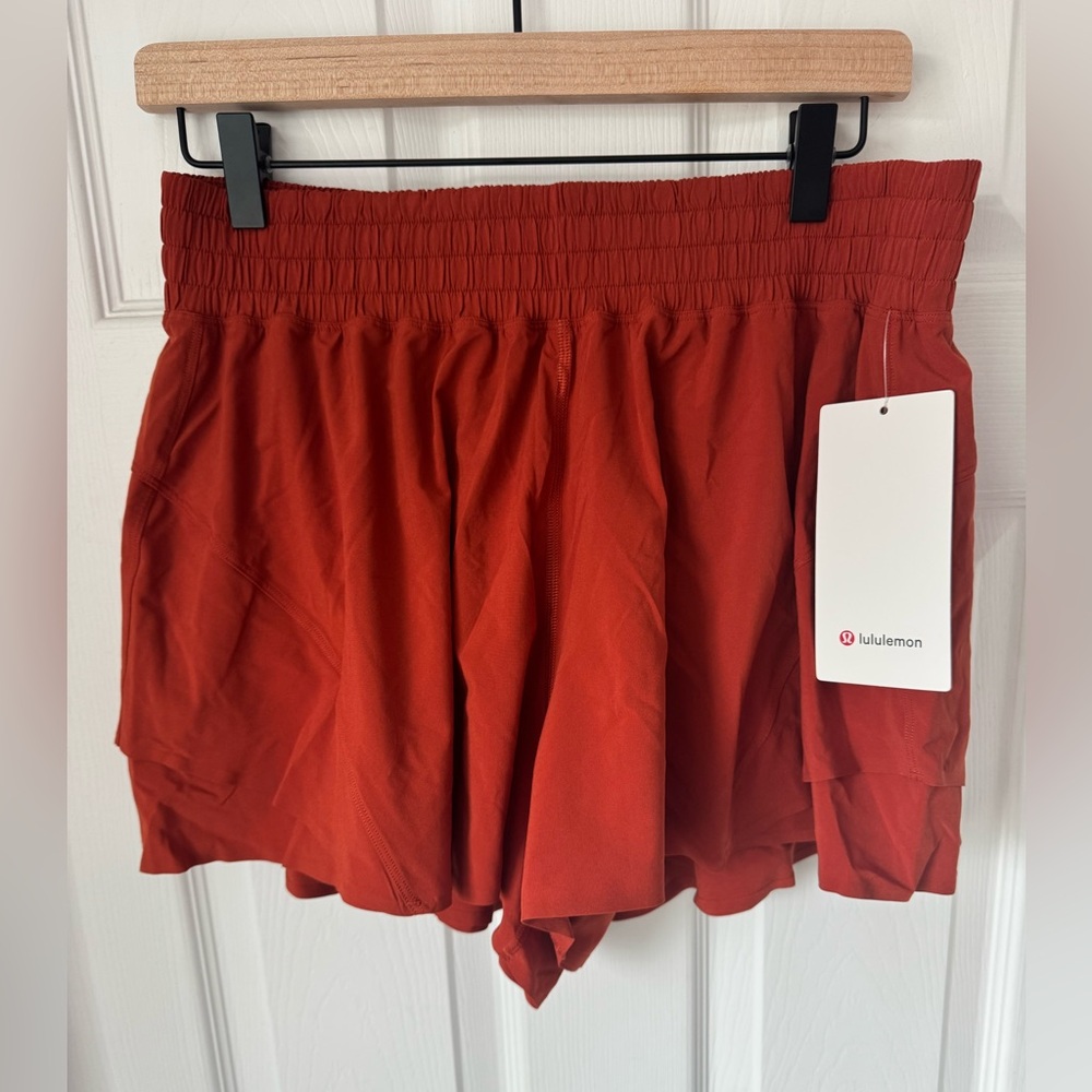 lululemon athletica Shake It Out Shorts - autumn rust